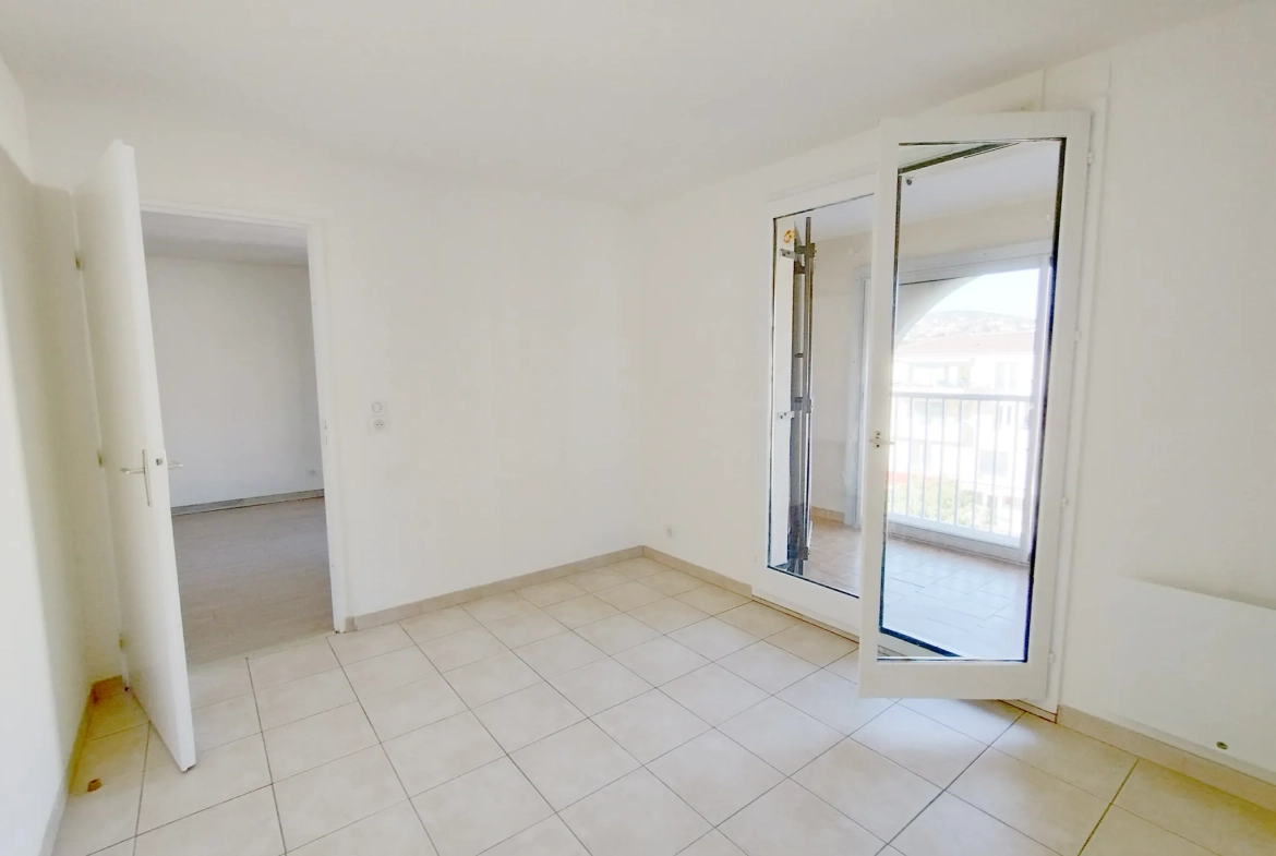 Appartement 3 pièces avec terrasse à Saint-Aygulf proche plages 