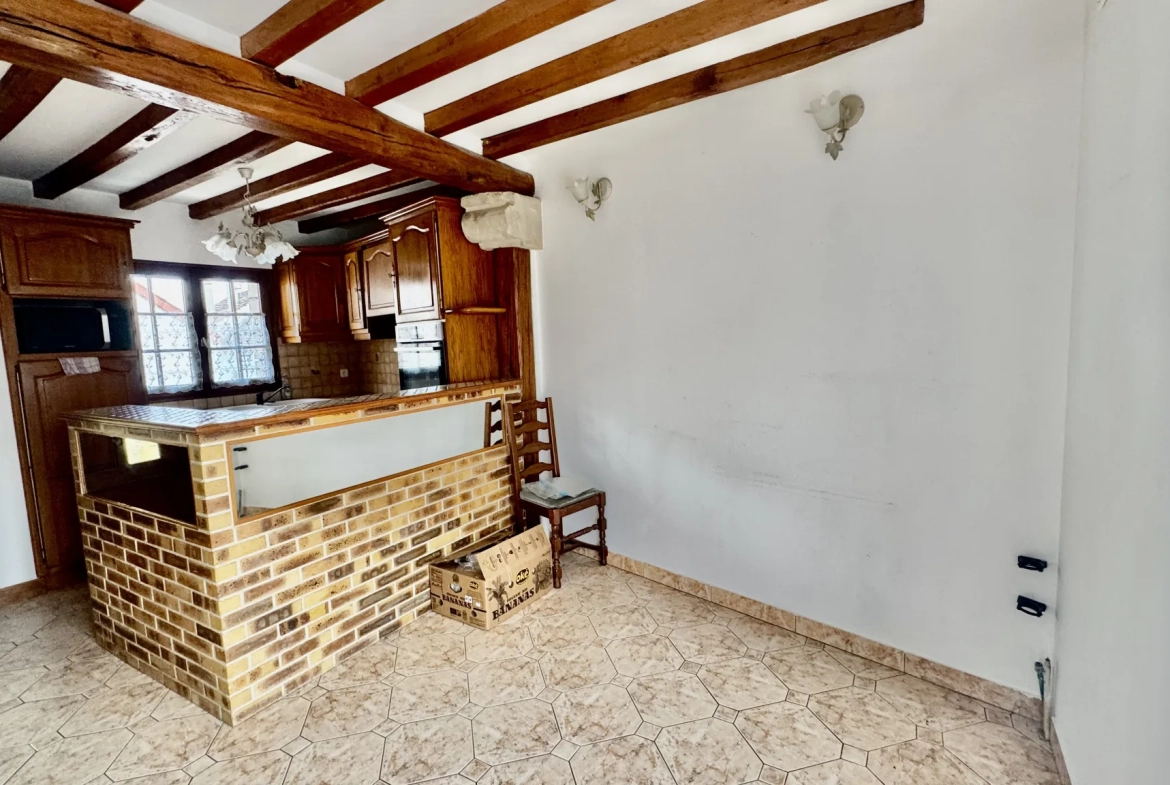 Maison à Issou de 120 m² avec jardin, garage et potentiel de rénovation 