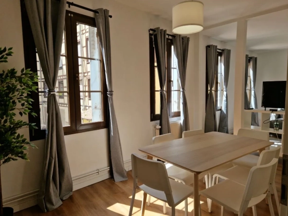 Appartement 3 pièces rénové avec cave au cœur de Strasbourg