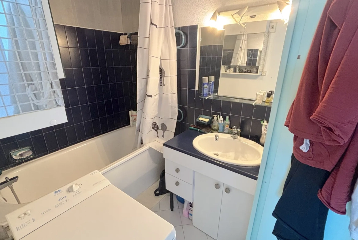 Studio cabine avec vue sur le port, la mer et les étangs à Carnon-Plage 