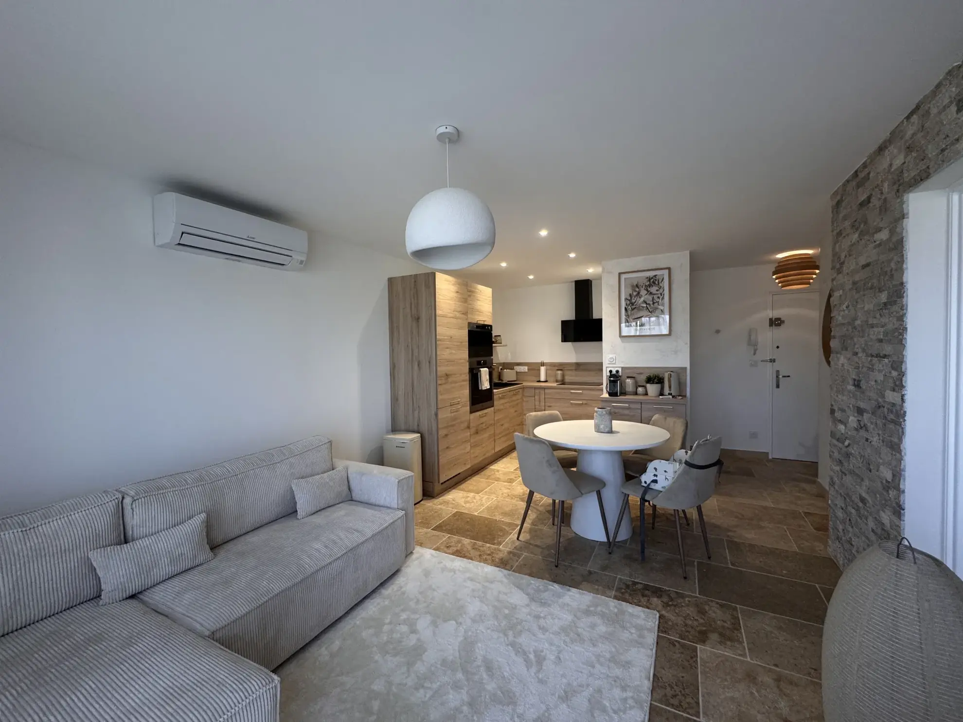 Appartement T2 rénové à Sanary proche du port et de la plage 