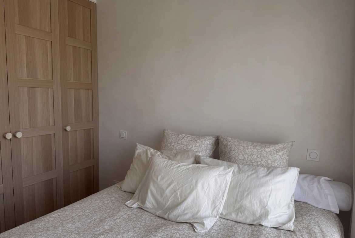 Appartement T2 rénové à Sanary proche du port et de la plage 