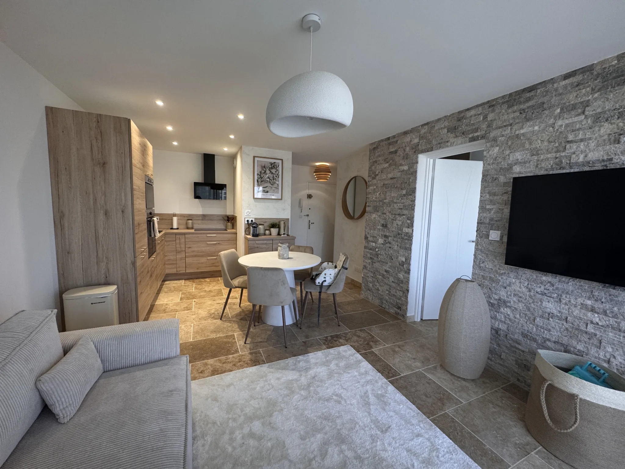 Appartement T2 rénové à Sanary proche du port et de la plage 
