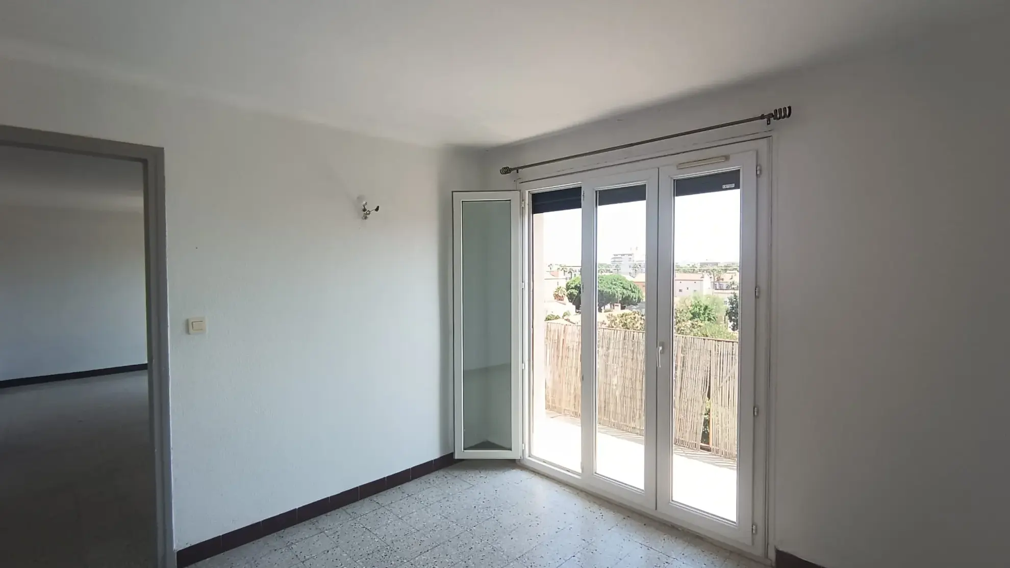 Appartement T2 lumineux de 44 m² à Perpignan avec balcon et cave 