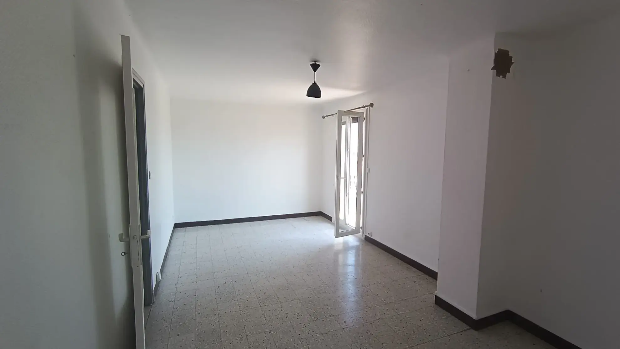 Appartement T2 lumineux de 44 m² à Perpignan avec balcon et cave 