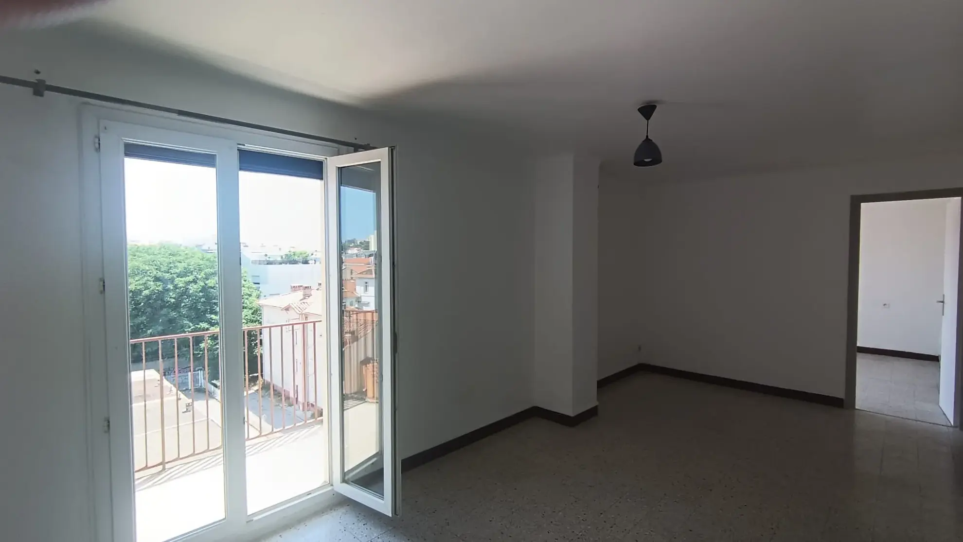 Appartement T2 lumineux de 44 m² à Perpignan avec balcon et cave 
