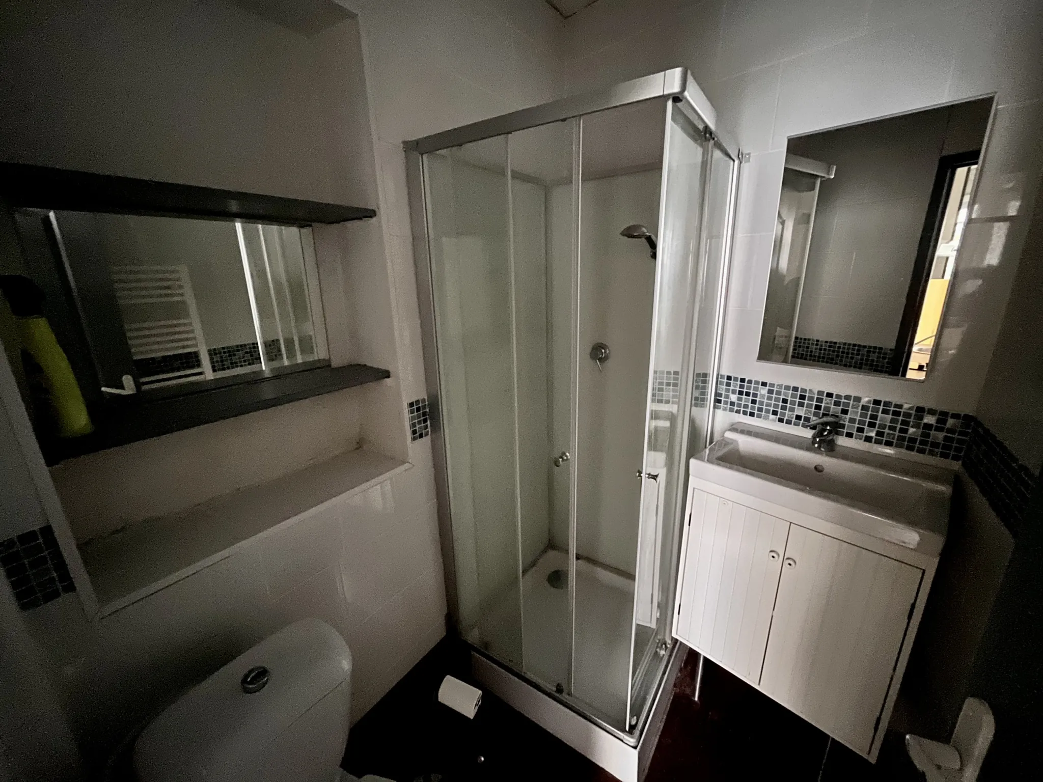 Immeuble à vendre à Dijon proche Victor Hugo avec 2 appartements meublés 