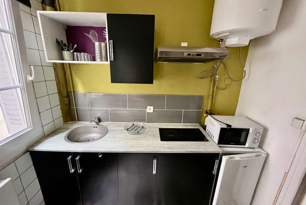 Immeuble à vendre à Dijon proche Victor Hugo avec 2 appartements meublés 