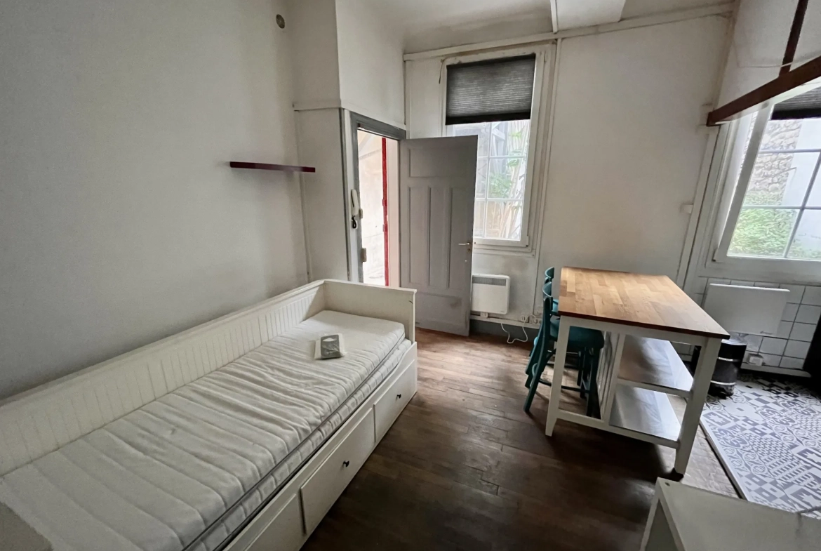 Immeuble à vendre à Dijon proche Victor Hugo avec 2 appartements meublés 