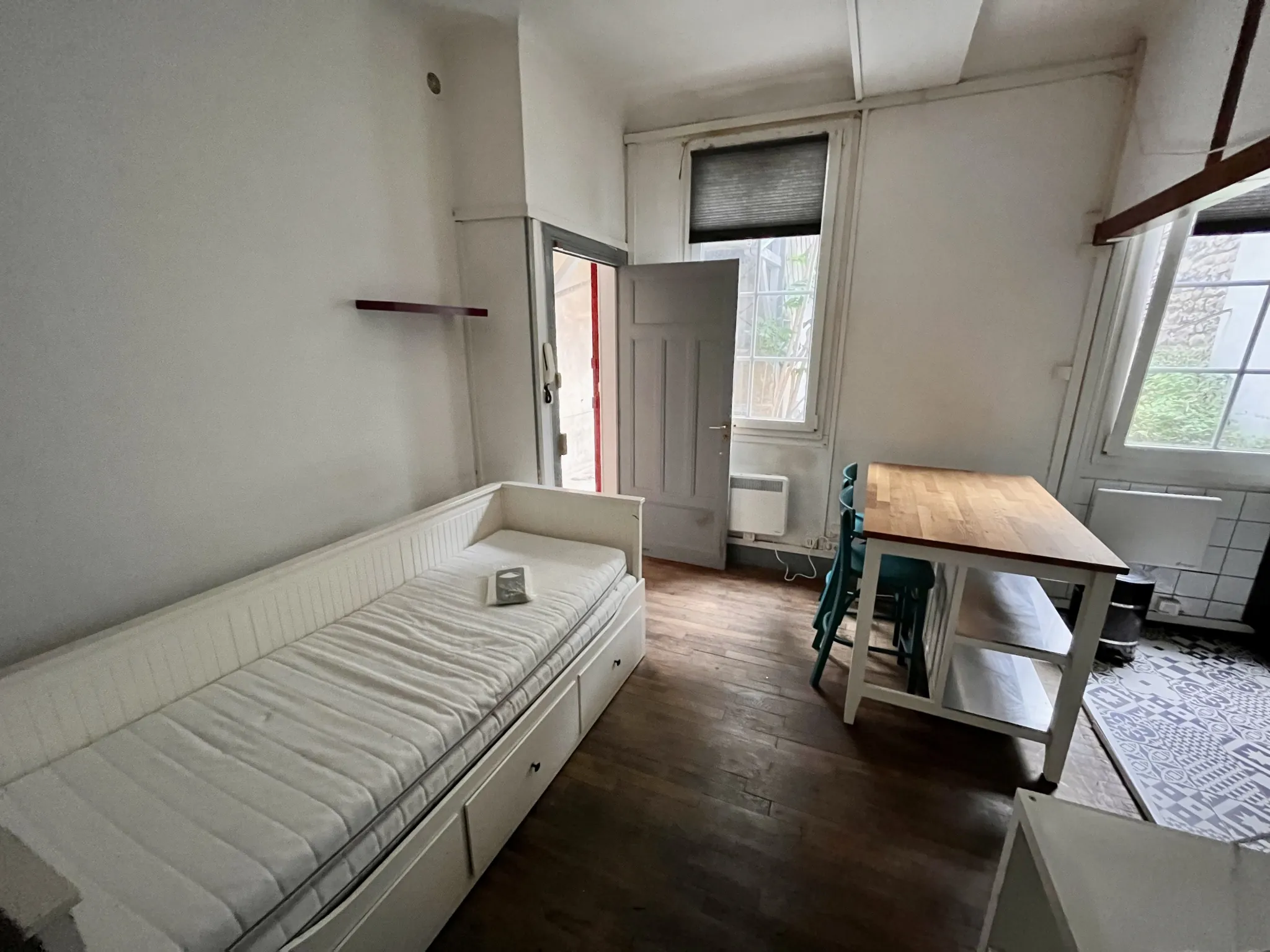 Immeuble à vendre à Dijon proche Victor Hugo avec 2 appartements meublés 