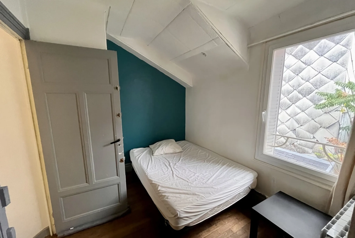 Immeuble à vendre à Dijon proche Victor Hugo avec 2 appartements meublés 