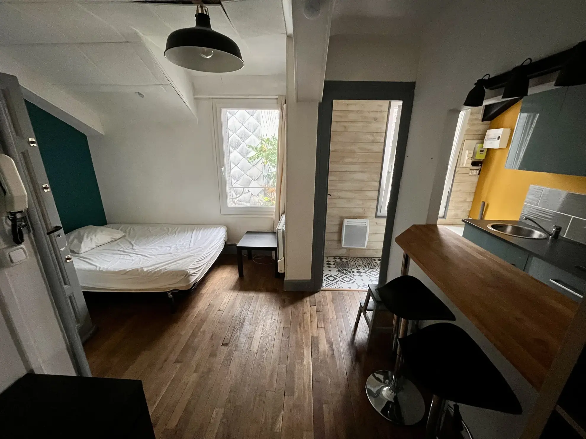 Immeuble à vendre à Dijon proche Victor Hugo avec 2 appartements meublés 