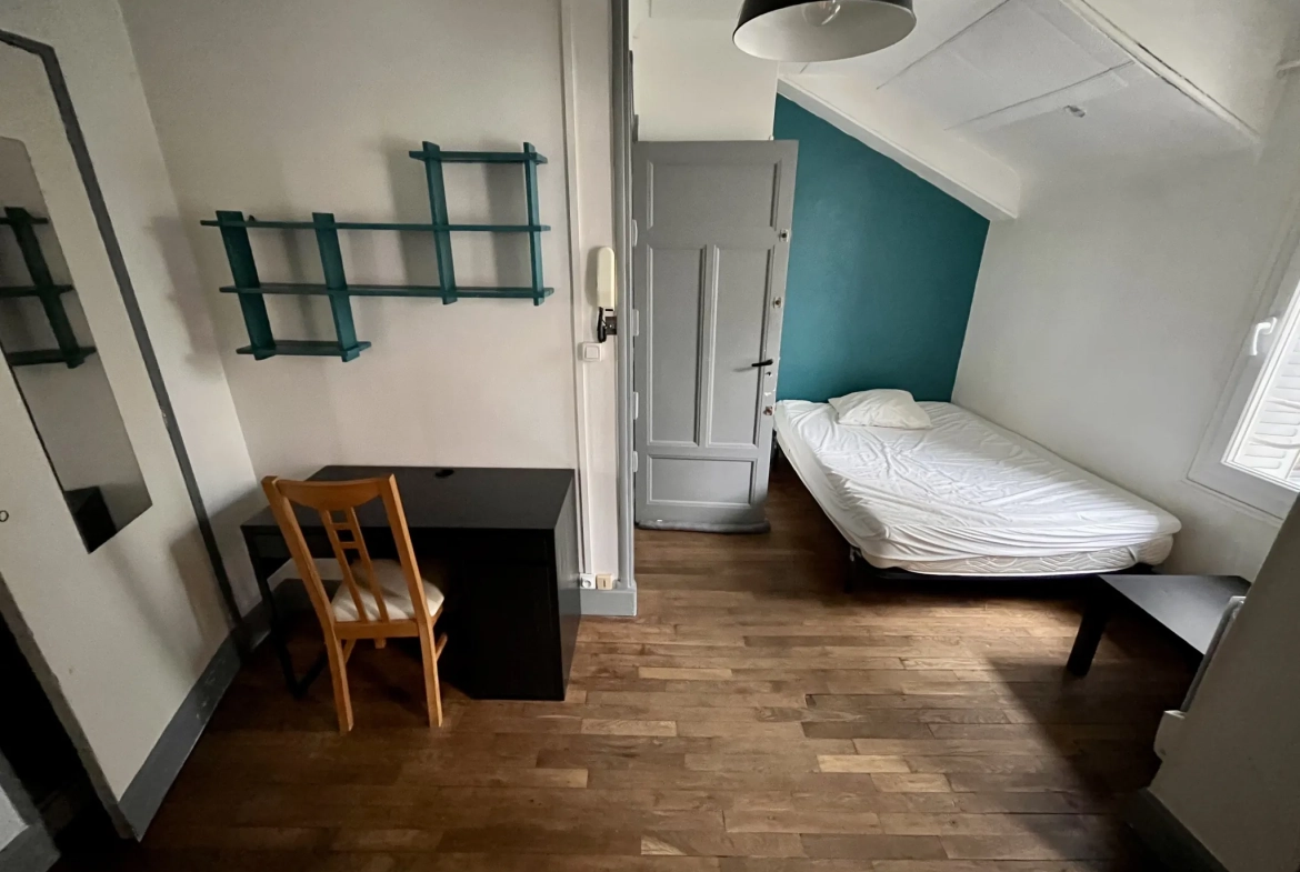 Immeuble à vendre à Dijon proche Victor Hugo avec 2 appartements meublés 