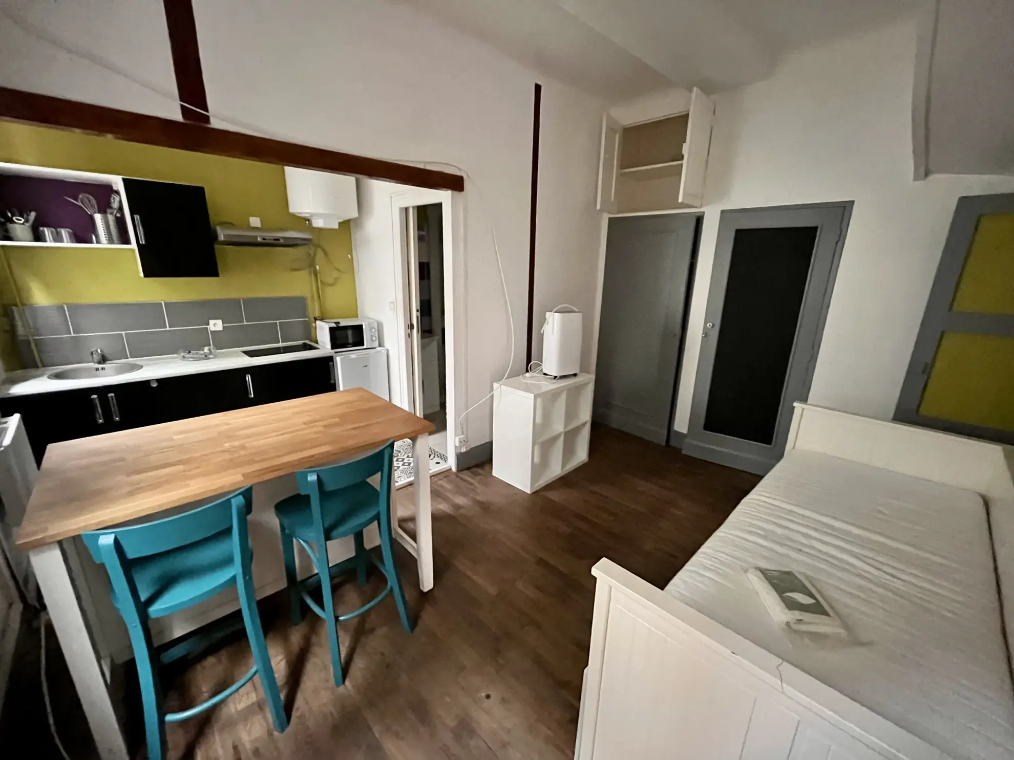 Immeuble à vendre à Dijon proche Victor Hugo avec 2 appartements meublés 