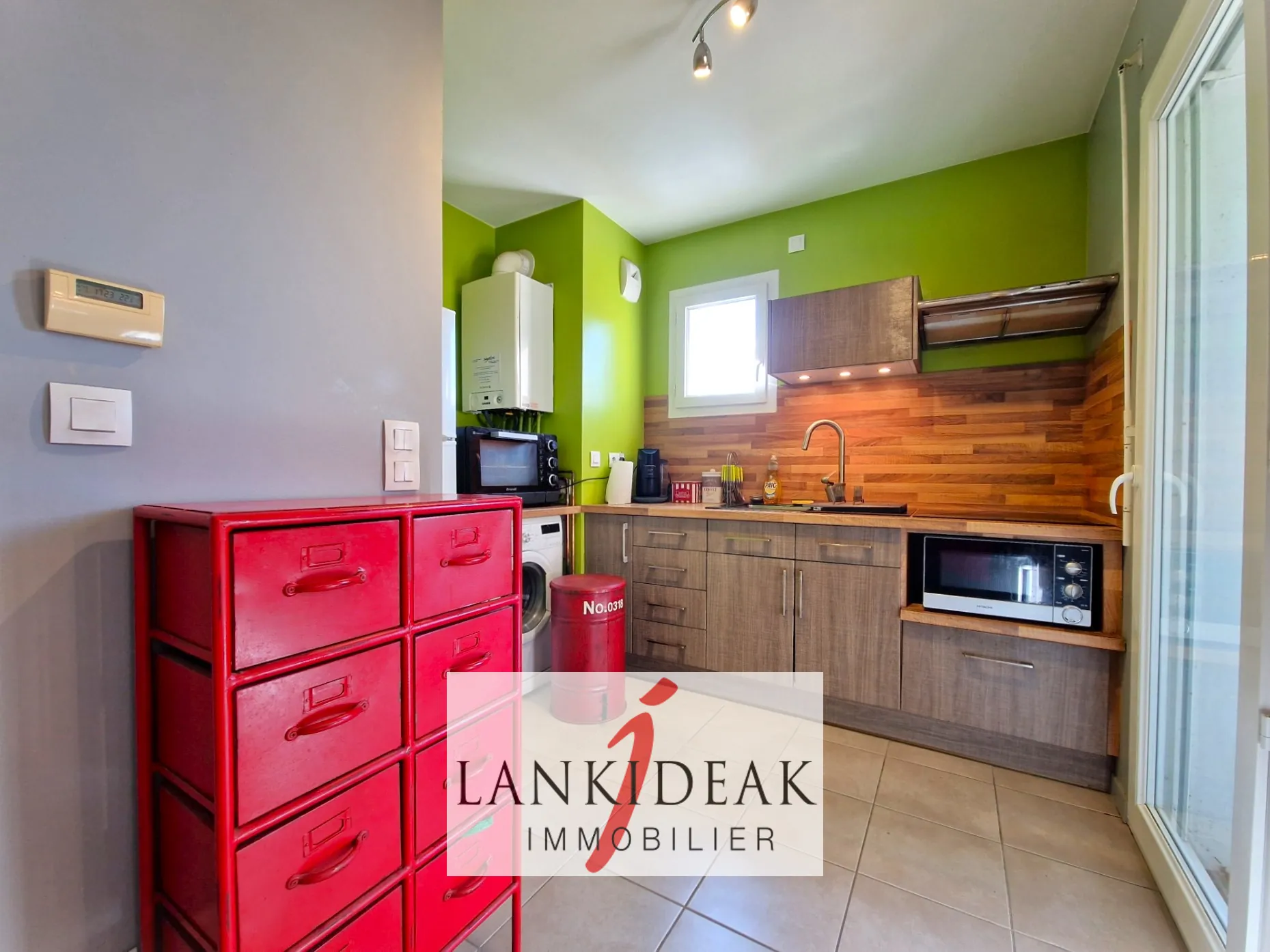 Achat appartement T2 de 43 m² à Ustaritz avec parking et cave, secteur sécurisé 