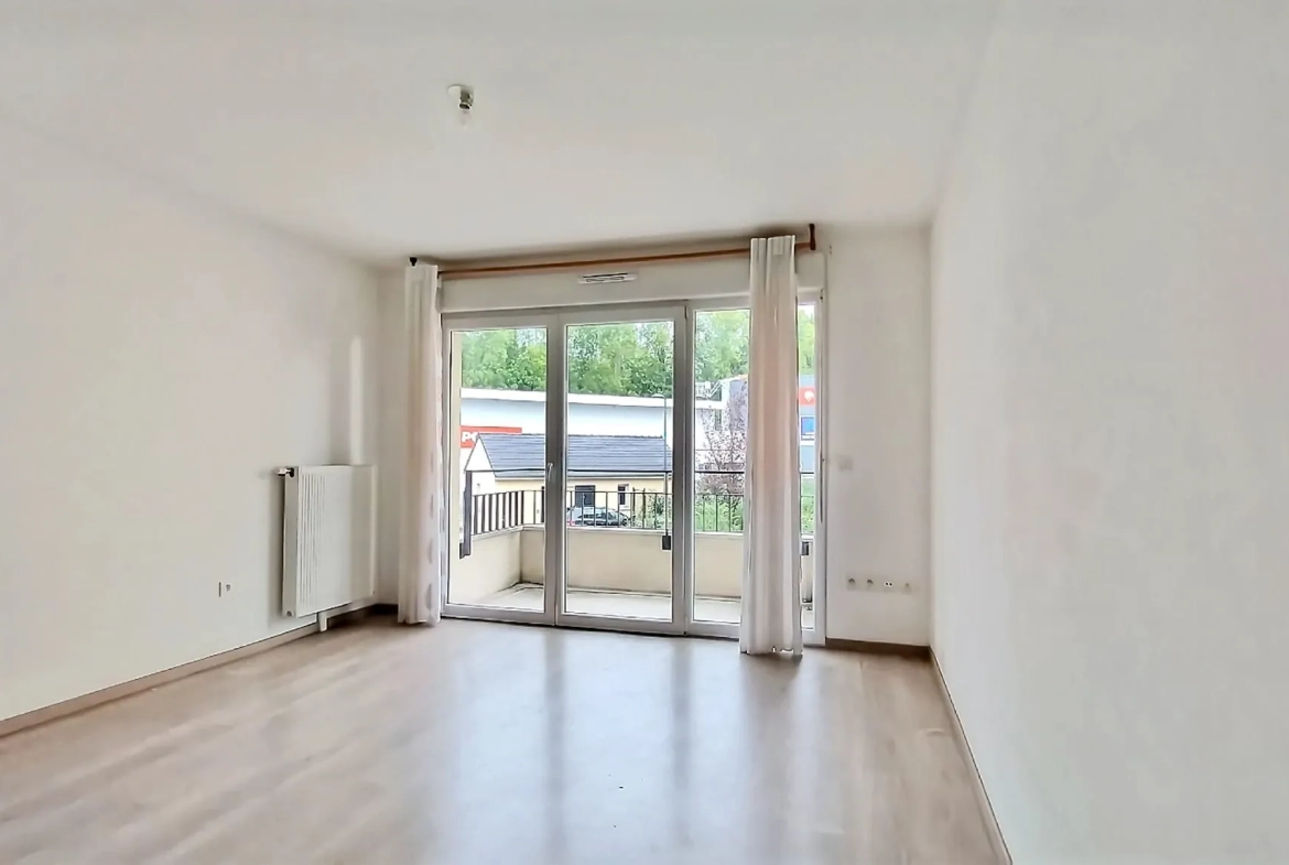 Appartement 2 pièces à vendre à Beauvais, avec balcon et parking, idéal premier achat ou investissement 