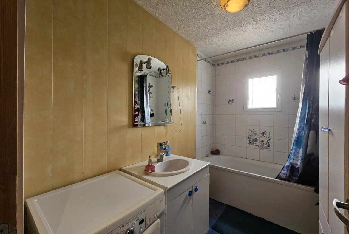 Maison familiale lumineuse à Le Gavre avec 5 chambres et terrain de 1000 m² 
