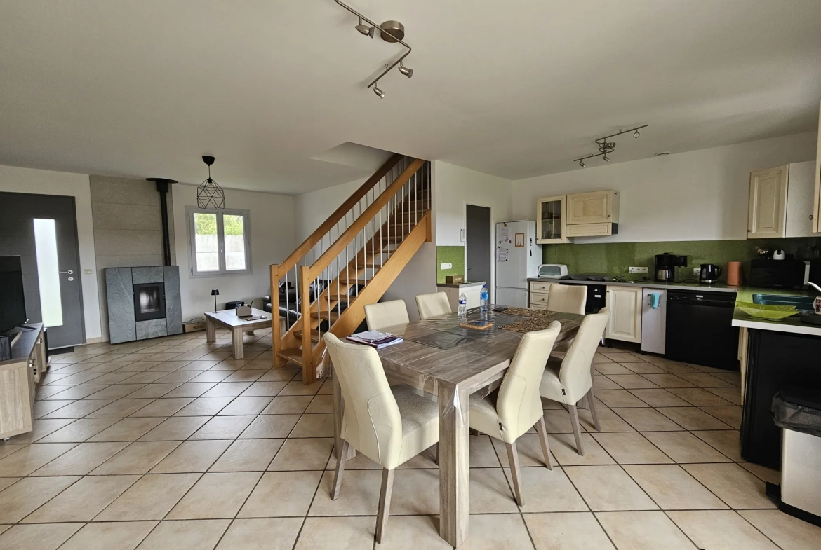 Maison familiale lumineuse à Le Gavre avec 5 chambres et terrain de 1000 m² 