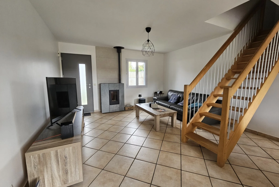 Maison familiale lumineuse à Le Gavre avec 5 chambres et terrain de 1000 m² 