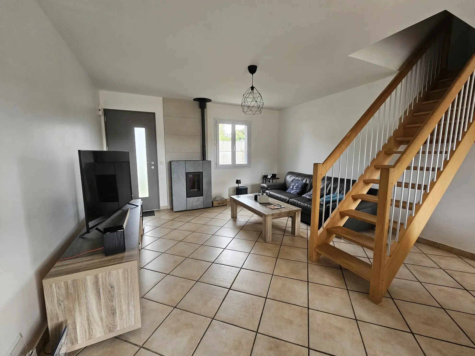 Maison familiale lumineuse à Le Gavre avec 5 chambres et terrain de 1000 m² 
