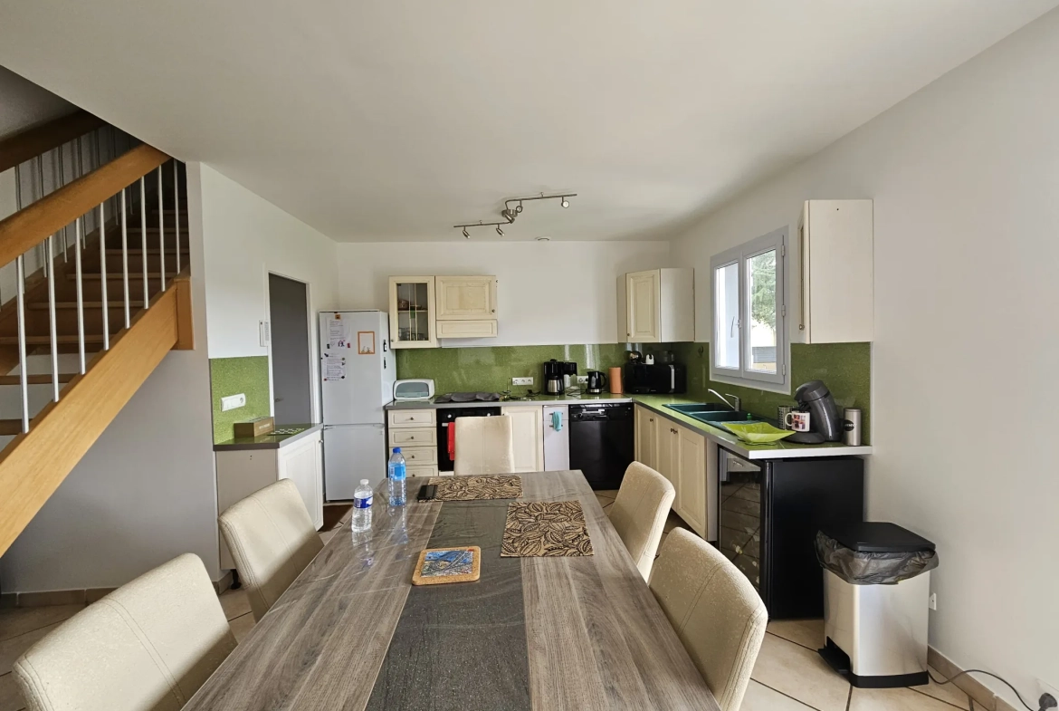 Maison familiale lumineuse à Le Gavre avec 5 chambres et terrain de 1000 m² 