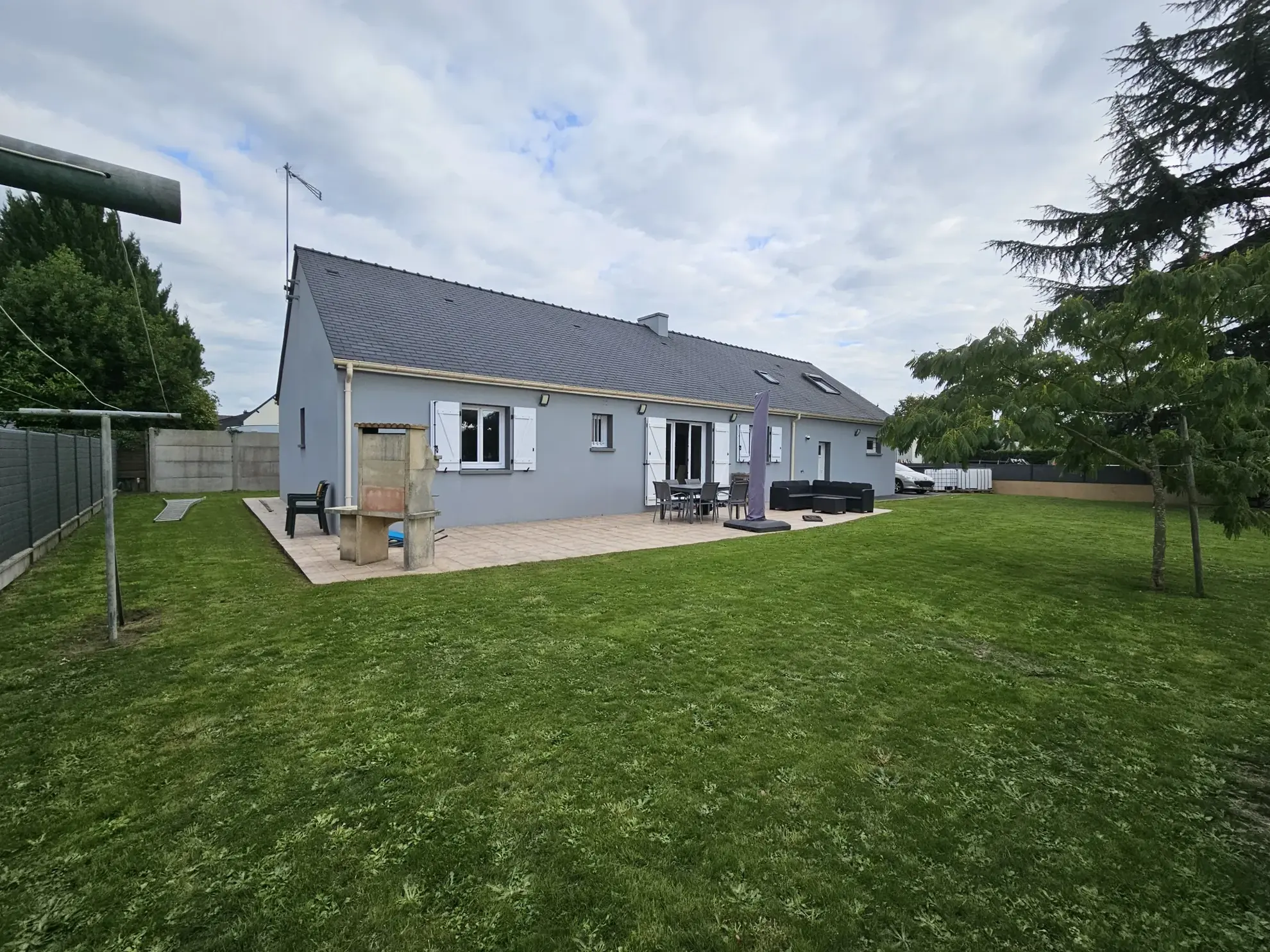 Maison familiale lumineuse à Le Gavre avec 5 chambres et terrain de 1000 m² 