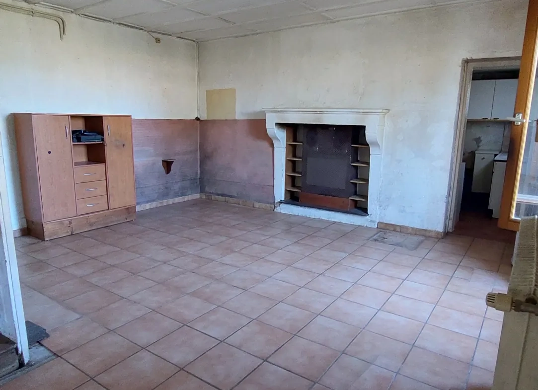 Maison en pierre à rénover de 110 m² avec jardin à La Réole 