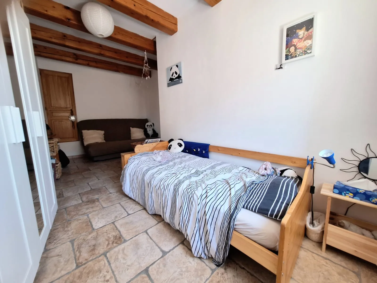 Maison de caractère à vendre dans le village de Caderousse, 115 m² avec garage et terrasse exposée sud 