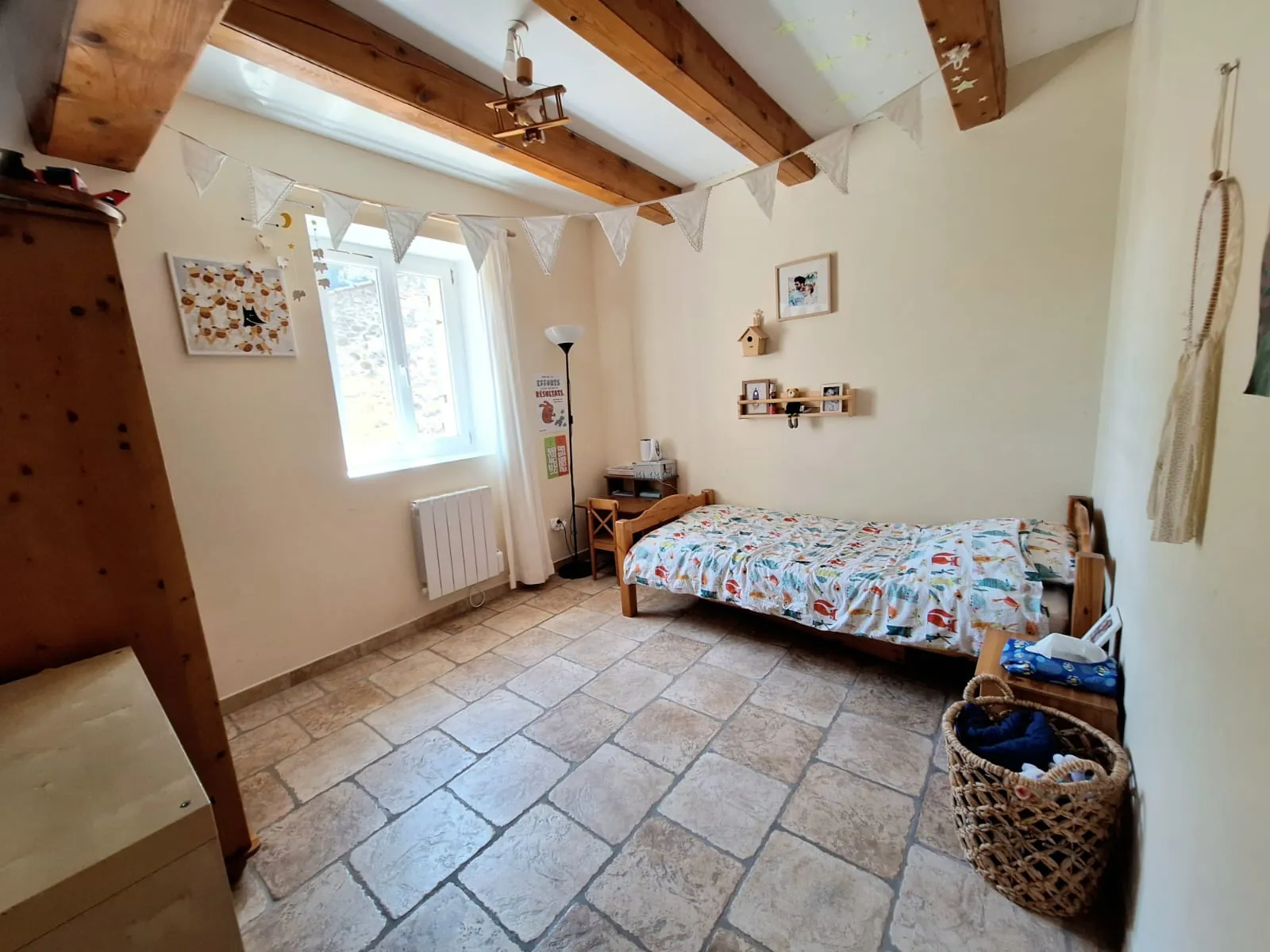 Maison de caractère à vendre dans le village de Caderousse, 115 m² avec garage et terrasse exposée sud 