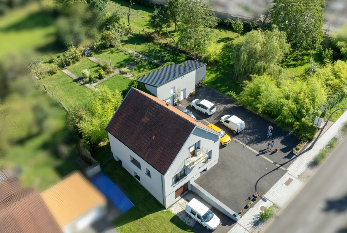 Maison 140 m2 avec terrasse, grand terrain et dépendances à Farébersviller 