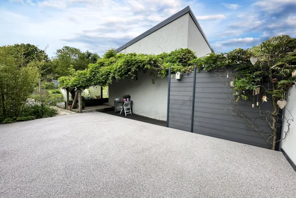 Maison 140 m2 avec terrasse, grand terrain et dépendances à Farébersviller 