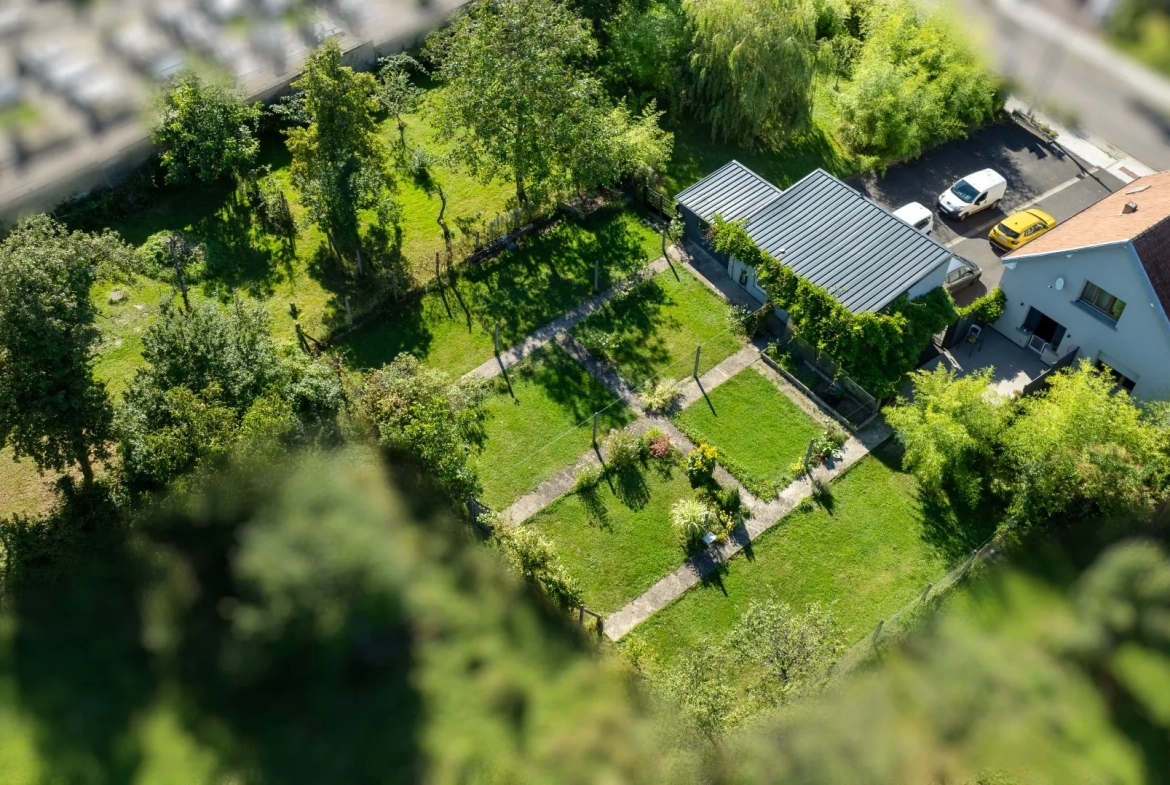 Maison 140 m2 avec terrasse, grand terrain et dépendances à Farébersviller 