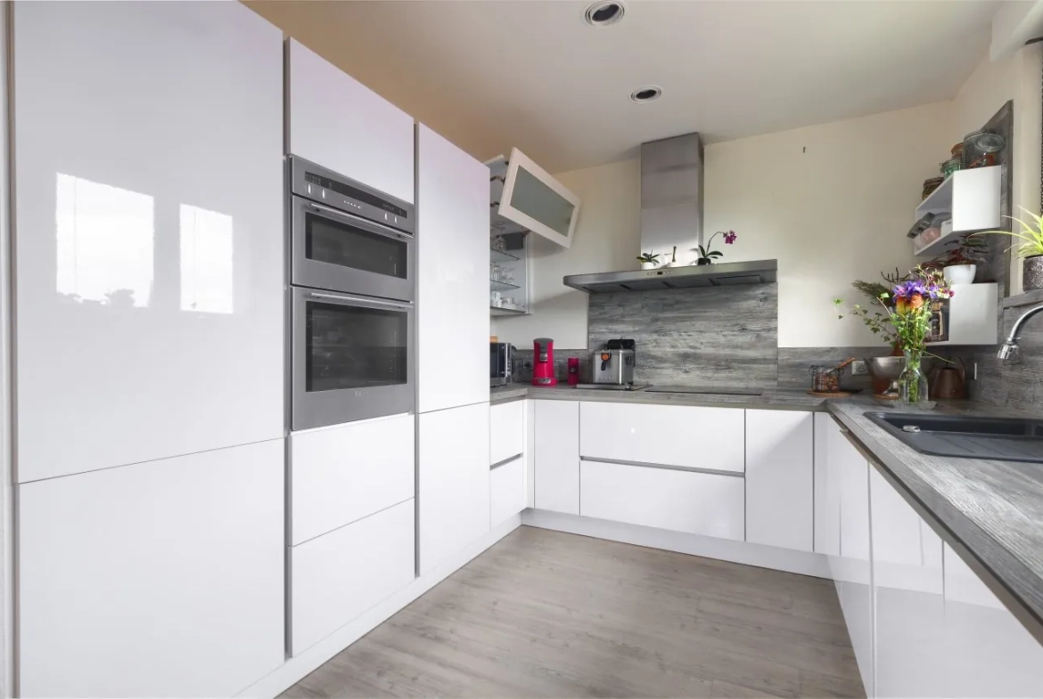 Maison 140 m2 avec terrasse, grand terrain et dépendances à Farébersviller 