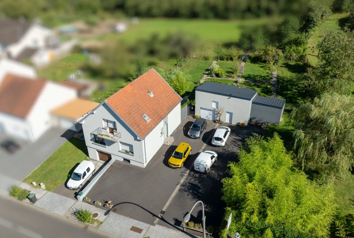 Maison 140 m2 avec terrasse, grand terrain et dépendances à Farébersviller 