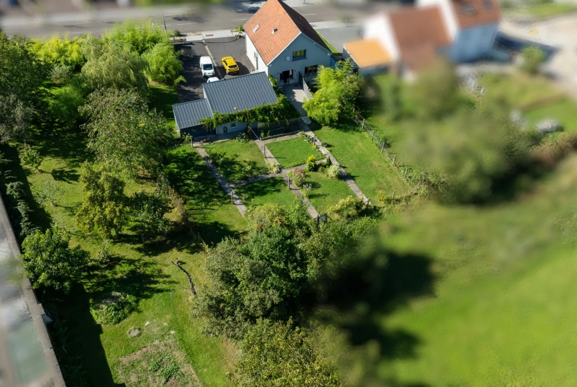 Maison 140 m2 avec terrasse, grand terrain et dépendances à Farébersviller 