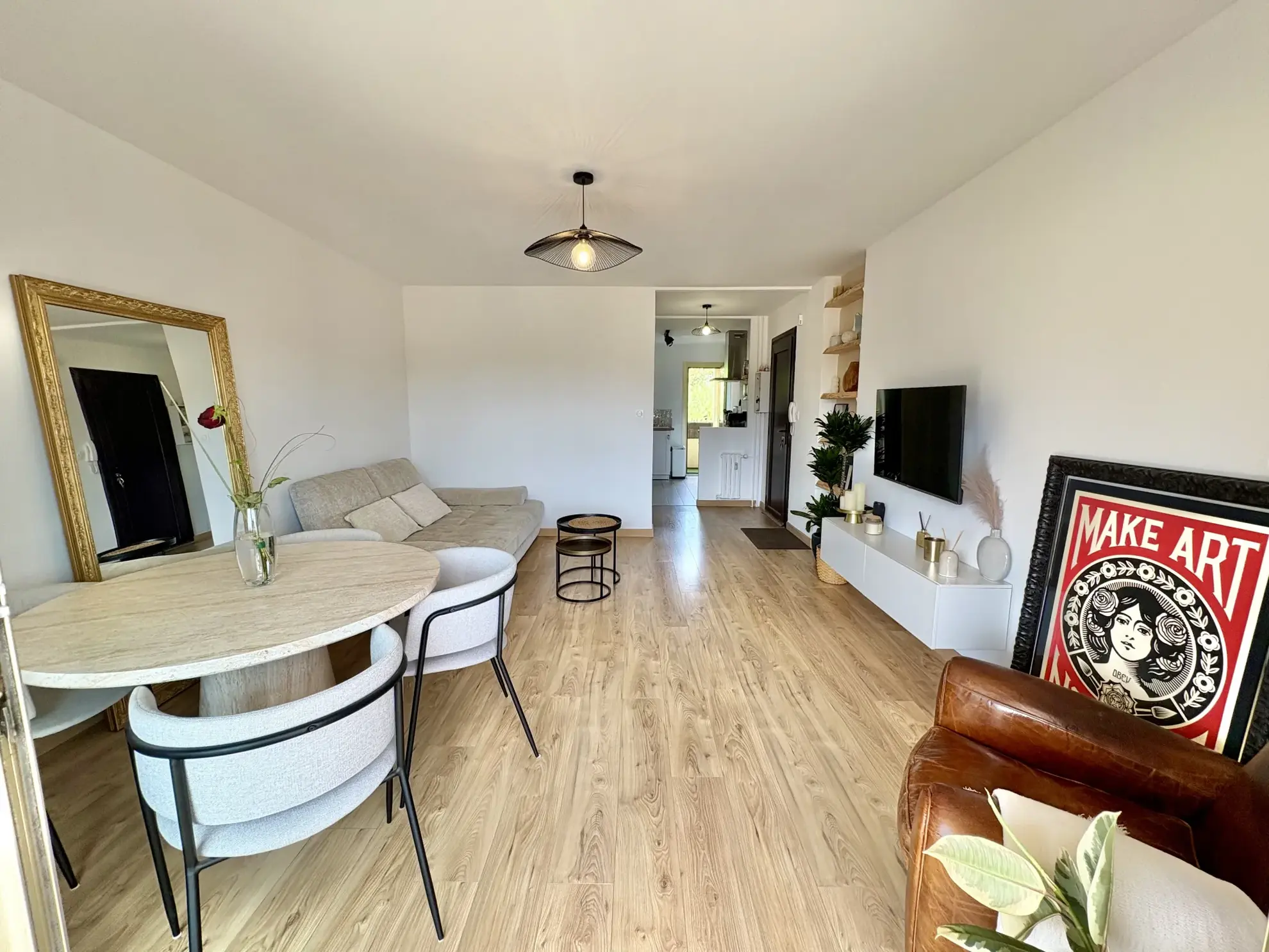 Appartement T3 rénové avec terrasse et cave à Six-Fours-Les-Plages 