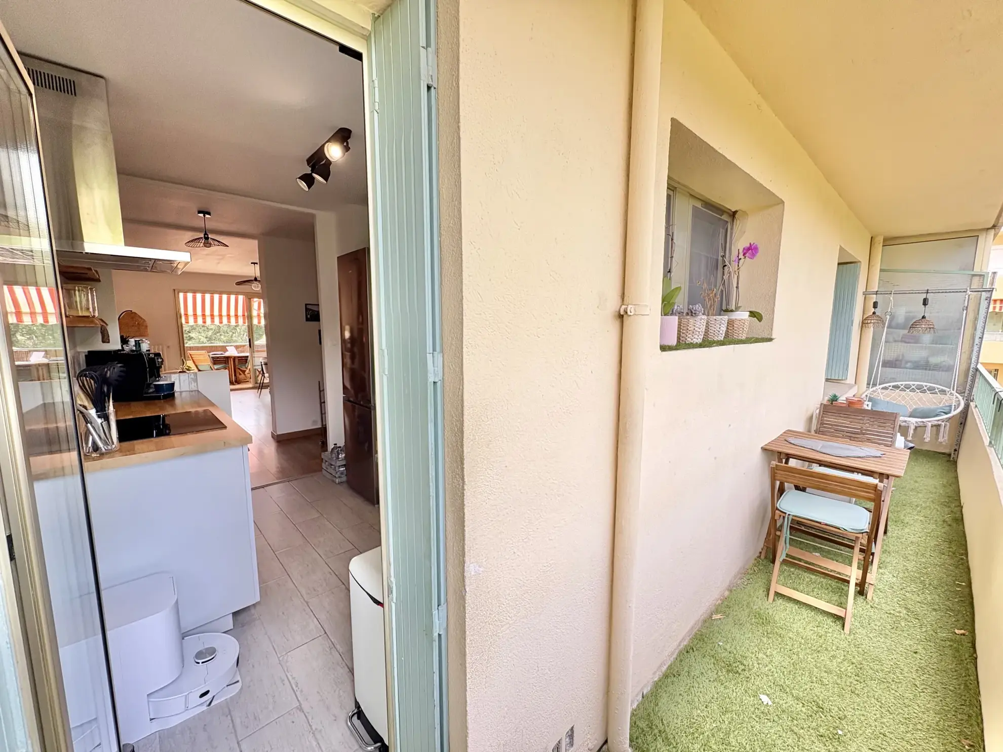 Appartement T3 rénové avec terrasse et cave à Six-Fours-Les-Plages 