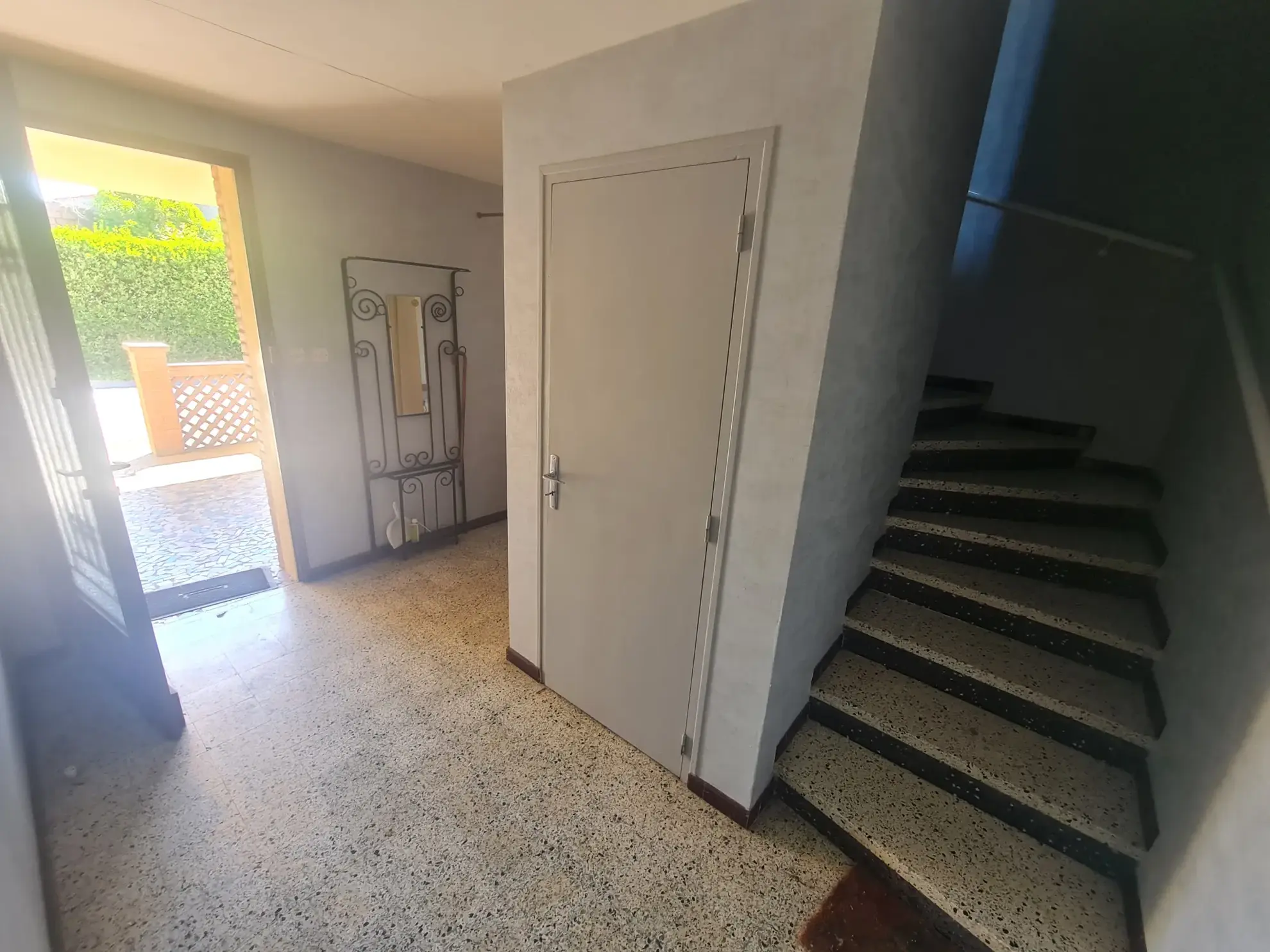 Maison de plain-pied à vendre avec garage et jardin à Saint-Sulpice-sur-Léze 