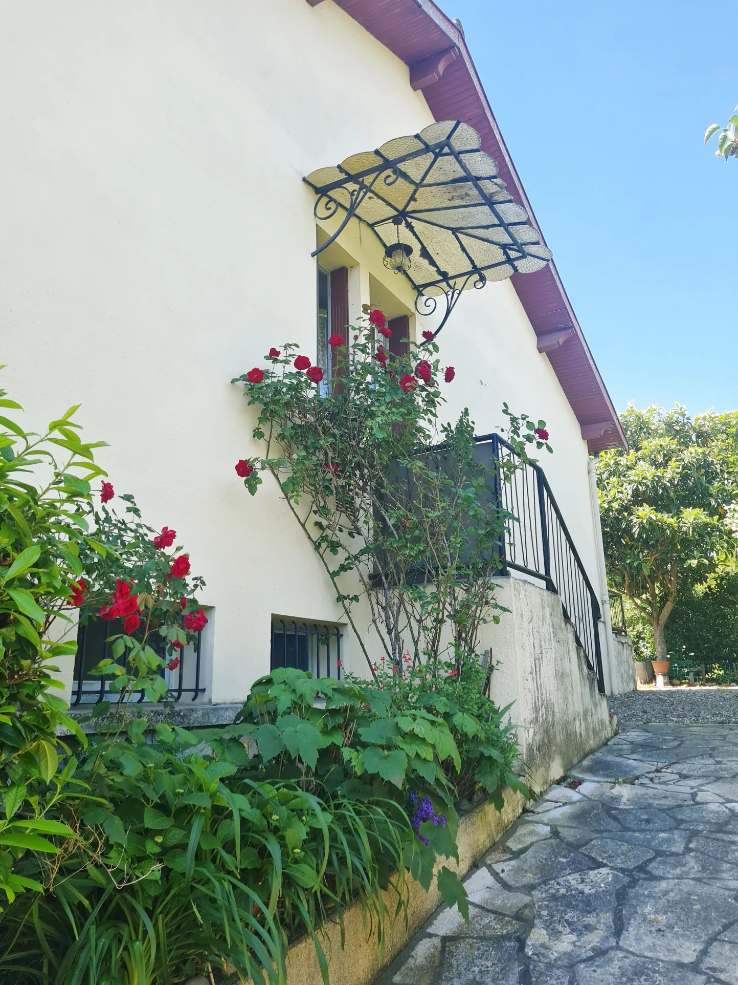 Maison de plain-pied à vendre avec garage et jardin à Saint-Sulpice-sur-Léze 