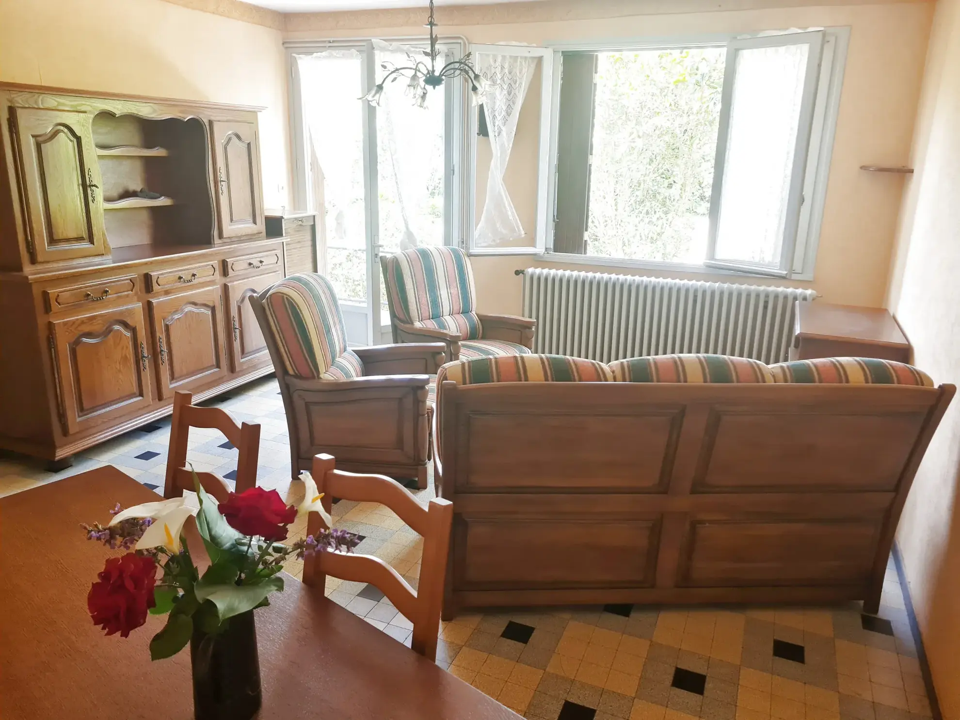 Maison de plain-pied à vendre avec garage et jardin à Saint-Sulpice-sur-Léze 