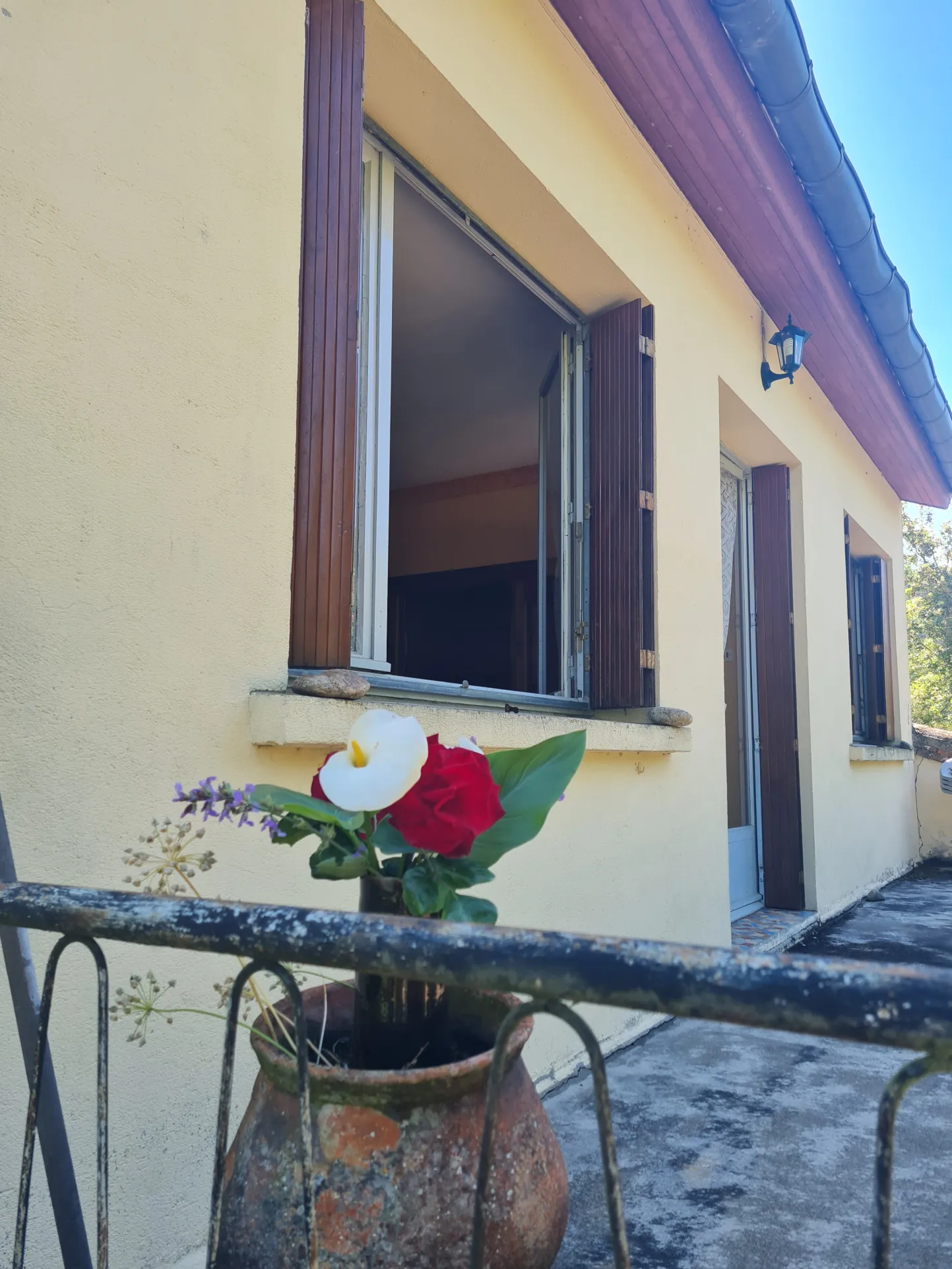 Maison de plain-pied à vendre avec garage et jardin à Saint-Sulpice-sur-Léze 
