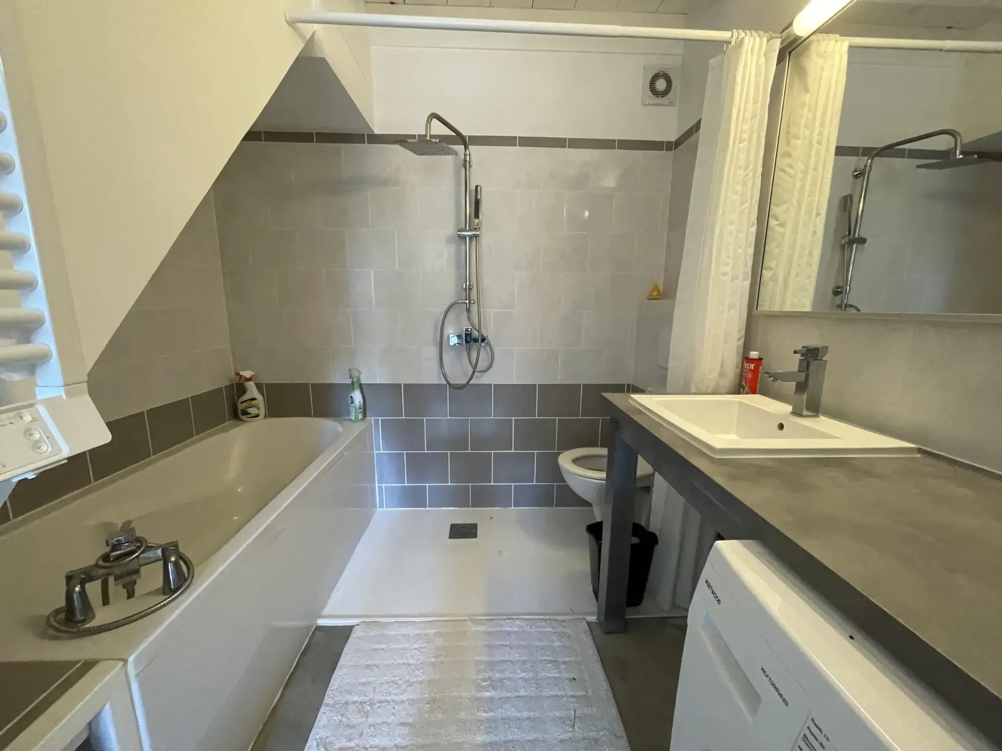 Longère à Bellerive-sur-Allier de 121 m² avec potentiel d'investissement 