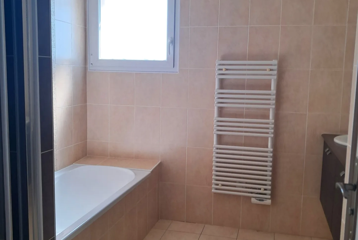 Villa récente à Limoges avec 3 chambres, garage et performance énergétique exceptionnelle 