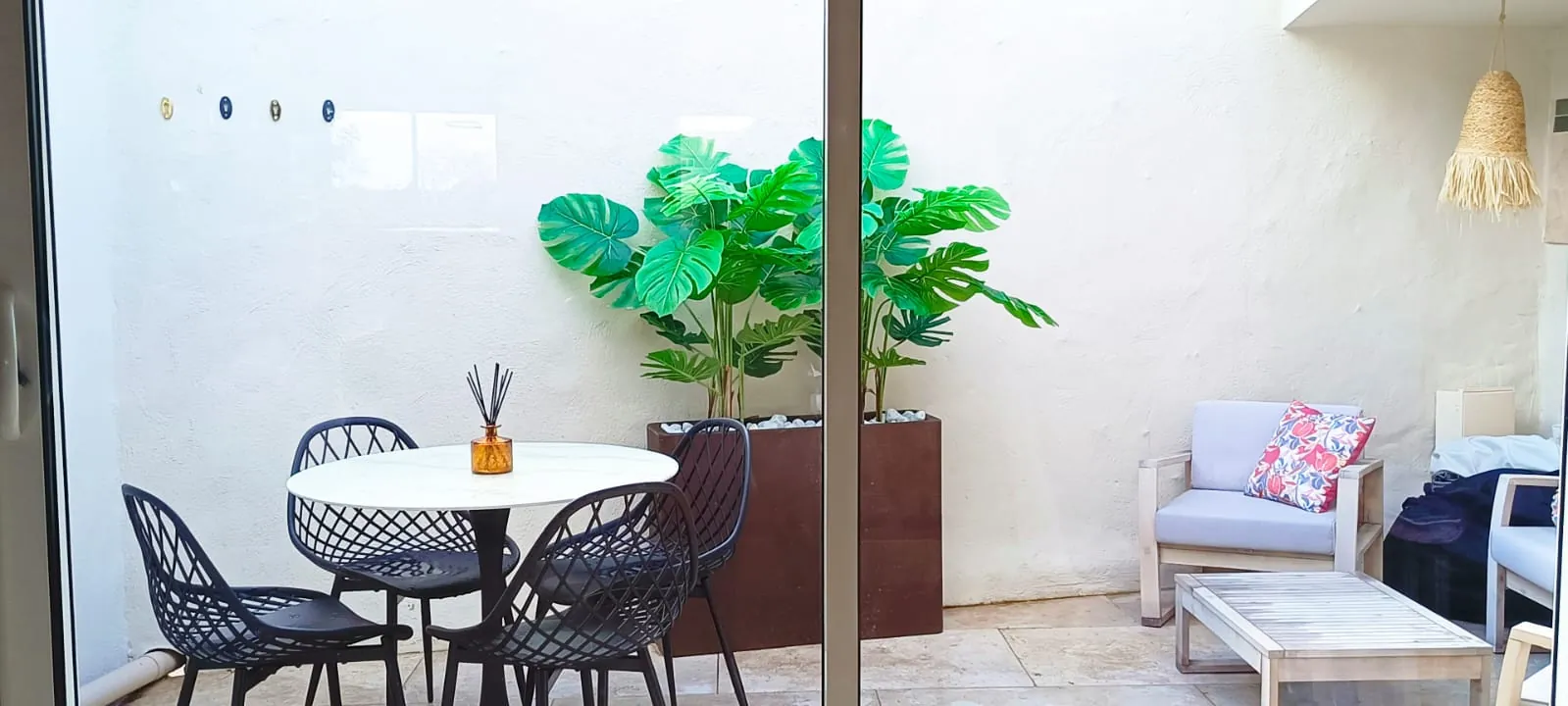 Maison lumineuse de 125 m² avec terrasse et garage à Pouzolles près de Pézenas 