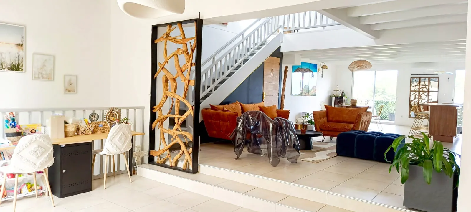 Maison lumineuse de 125 m² avec terrasse et garage à Pouzolles près de Pézenas 