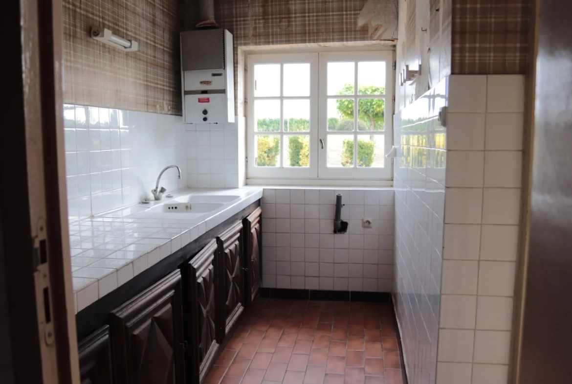 Ferme viticole à rénover avec grand potentiel proche de Caplong 