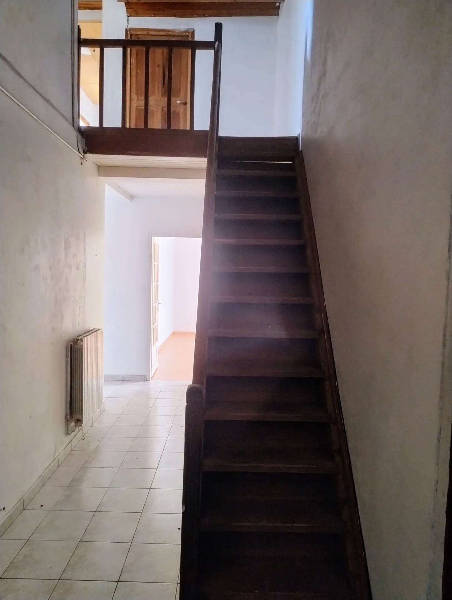 Ferme viticole à rénover avec grand potentiel proche de Caplong 