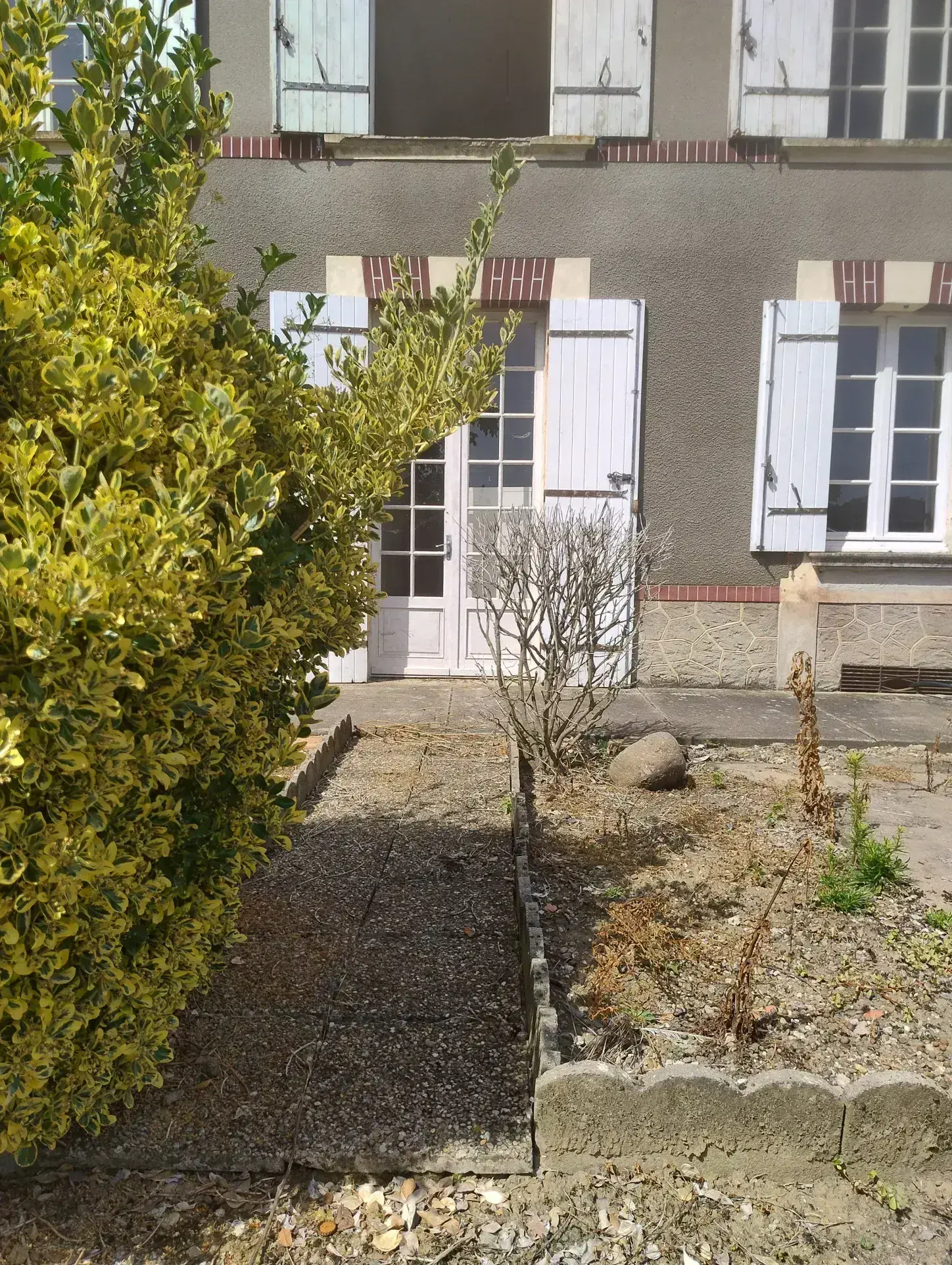 Ferme viticole à rénover avec grand potentiel proche de Caplong 