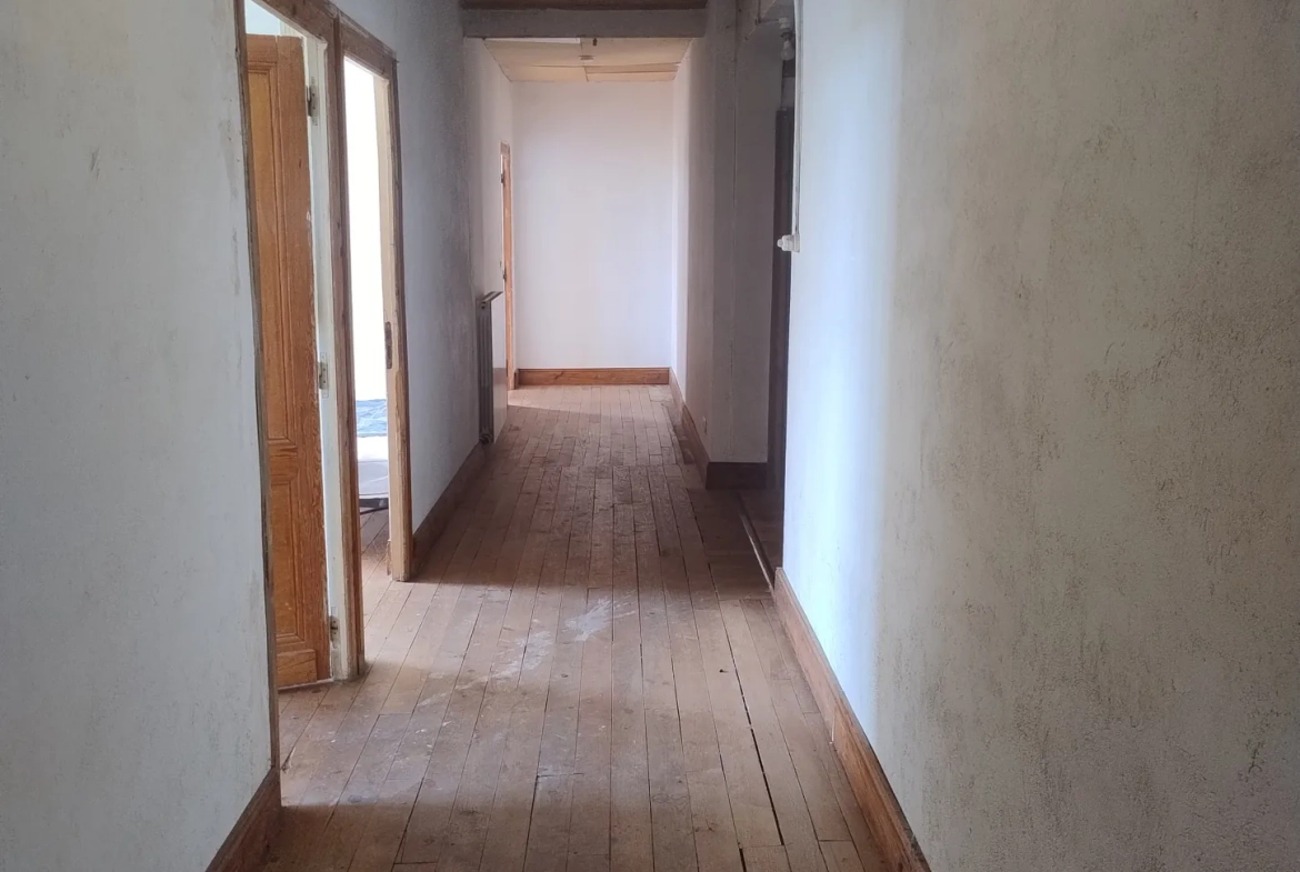 Ferme viticole à rénover avec grand potentiel proche de Caplong 