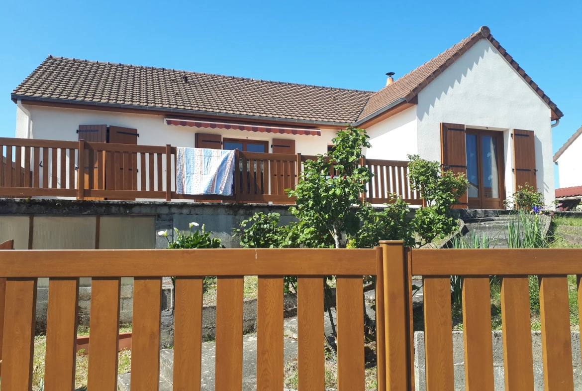Maison 3 chambres avec terrasse, jardin et garage à Buxeuil 37160 